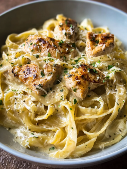 A bowl of chicken Alfredo in the Instant Pot in 25 minutes.